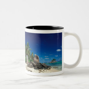 Seychellen, Mahe Island, Anse Royale Beach. Zweifarbige Tasse