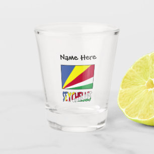 Seychellen und seychellische Flagge mit Ihrem Name Schnapsglas