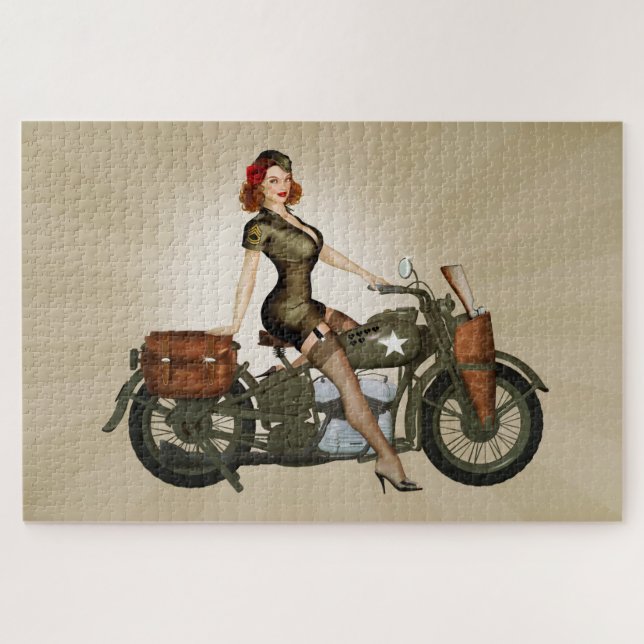 Sgt Davidson Army Motorrad Pinup (Horizontal)