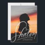 Shalom Herz Hand Briefe Hanukkah Foto-Karte Feiertagskarte<br><div class="desc">handgeschriebener "Shalom" mit Herz,  bearbeitbarer Farbe und Skala; optionale Meldung auf der Rückseite oder zusätzliche Fotos</div>