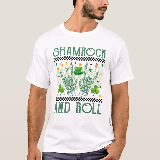Shamrock And Roll Coins Green Clovers Skeleton T-Shirt (Vorderseite)