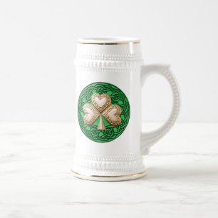 Shamrock d'or sur la Mug de noeuds celtiques