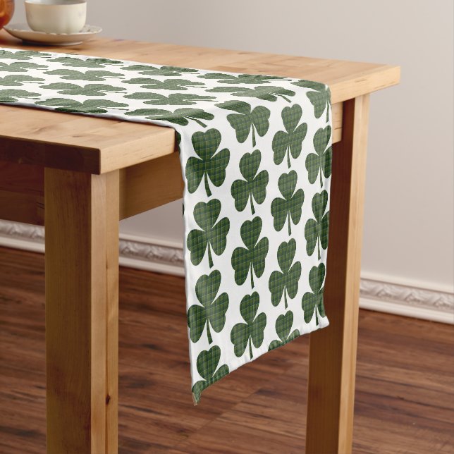 Shamrock Shape Plaid Dark Green Table Runner Kurzer Tischläufer (Beispiel)