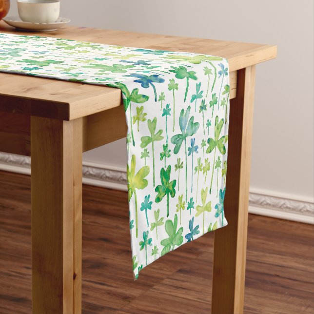 Shamrocks St. Patrick's Day Green White Kurzer Tischläufer (Beispiel)