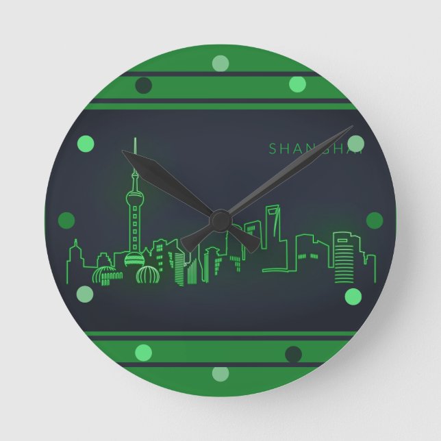 Shanghai Skyline Green Neon Look City Wall Runde Wanduhr (Vorderseite)