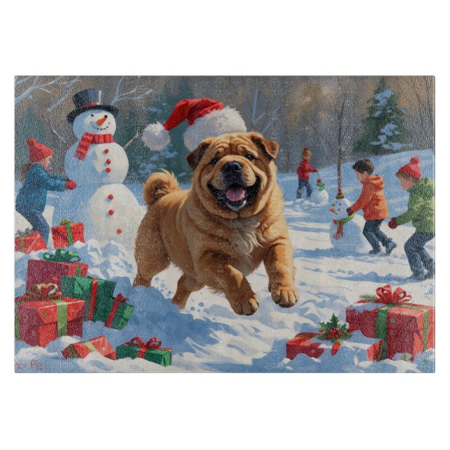 Shar Pei läuft im Schnee mit Weihnachtshut Schneidebrett (Vorderseite)