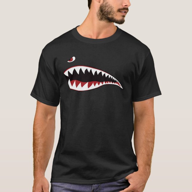 Shark Nose Art Green - Wwii Militär Flugzeug T-Shirt (Vorderseite)