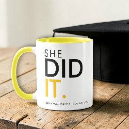 She Did It Black Yellow Graduation Gift Tasse