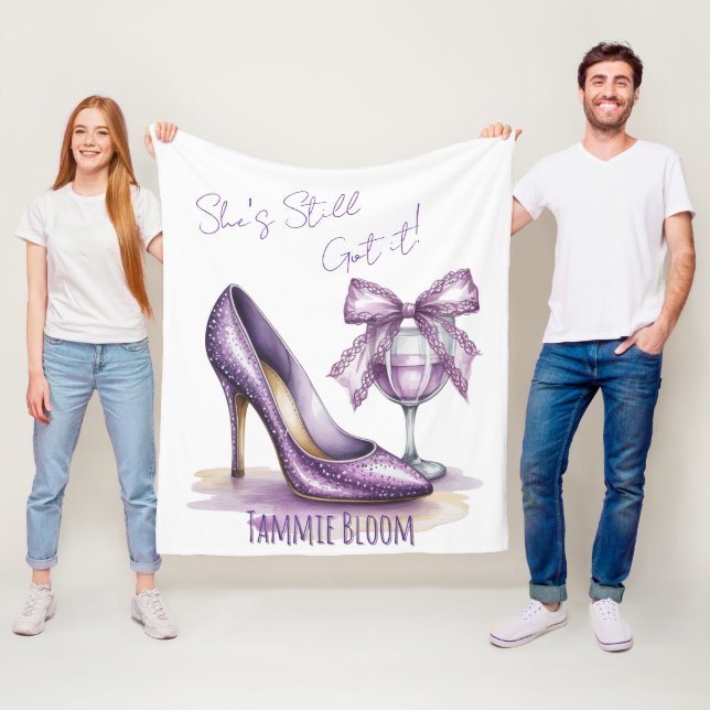 She’s Still Got It Purple High Heel Birthday Fleecedecke (Beispiel)