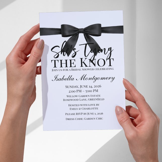 She’s Tying the Knot Theme Black Bow Einladung (She’s Tying the Knot Theme Black Bow Invitation
)