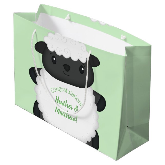 Sheep Baby Showfarm Große Geschenktüte (Rückseite Schrägansicht)