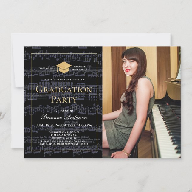 Sheet Music Black & Gold Foto Drive-by-Abschluss Einladung (Vorderseite)