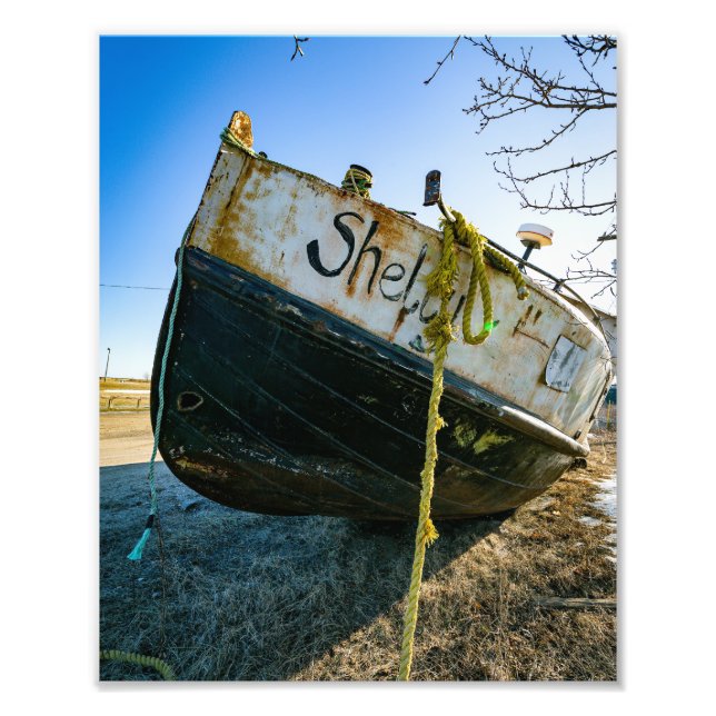 Shelly Boat Am Ufer des Lake Michigan Fotodruck (Vorne)