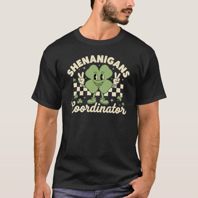 Shenanigans Coordinator Retro Mascot Art T-Shirt (Vorderseite)