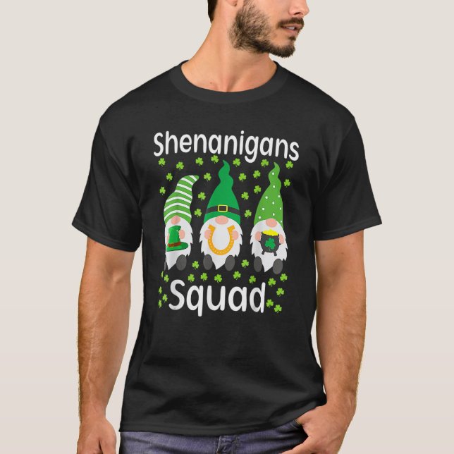 Shenanigans Squad Gnomes Shamrock Happy St Patrick T-Shirt (Vorderseite)