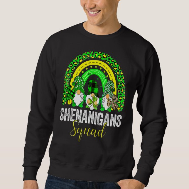 Shenanigans Squad Irish Gnomes Rainbow St Patrick' Sweatshirt (Vorderseite)