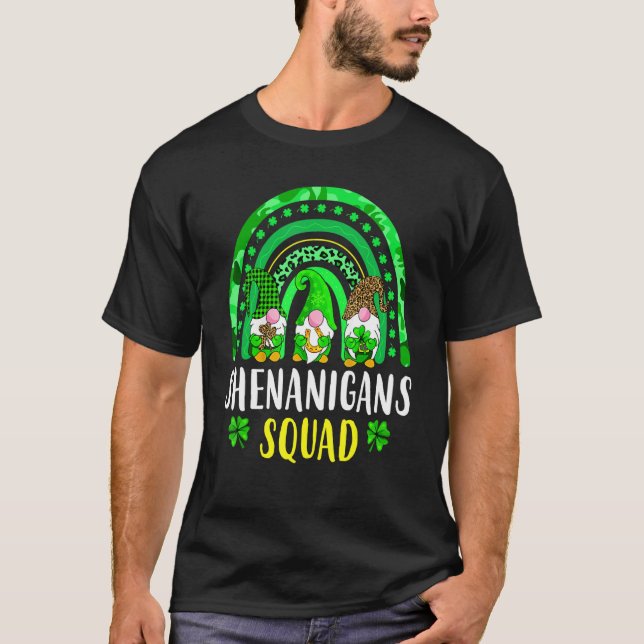 Shenanigans Squad Irish Gnomes Rainbow St Patrick' T-Shirt (Vorderseite)