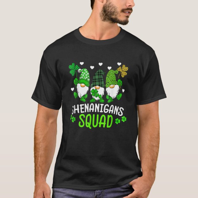 Shenanigans Squad St Patricks Day Gnomes Green Pro T-Shirt (Vorderseite)
