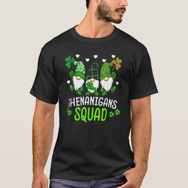 Shenanigans Squad St Patricks Day Gnomes Green Pro T-Shirt (Vorderseite)