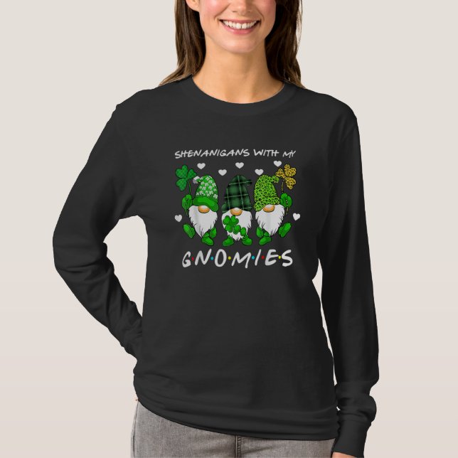 Shenanigans With My Gnomies St Patrick's Day Gnome T-Shirt (Vorderseite)