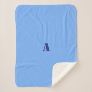 Sherpa Une couverture en polaire bleu clair Monogramme