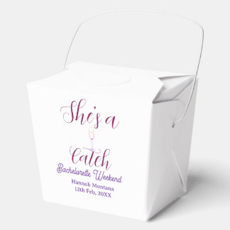 She's a catch champagne bottle bachelorette weeken geschenkschachtel
