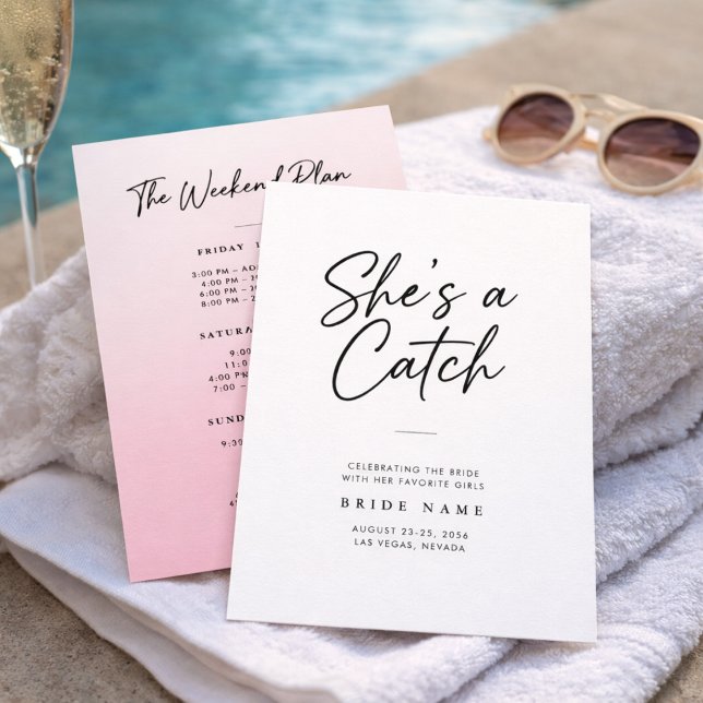She's a Catch Modern Script Bachelorette Weekend Einladung (Von Creator hochgeladen)