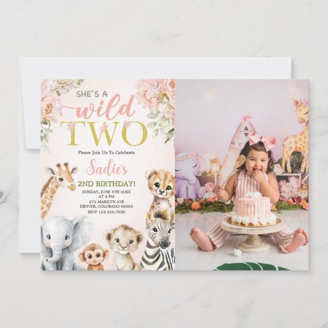 She's a Wild Two Floral Safari Birthday Photo Einladung (Vorderseite)