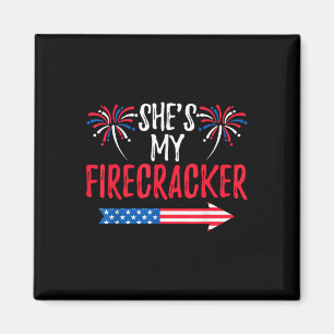 Shes mein Firecracker 4. Juli USA Patriotic Coup Magnet