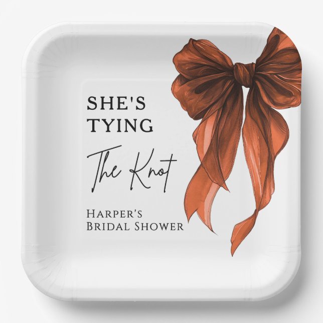 She's Tying The Knot Orange Bow Bridal Shower Pappteller (Vorderseite)