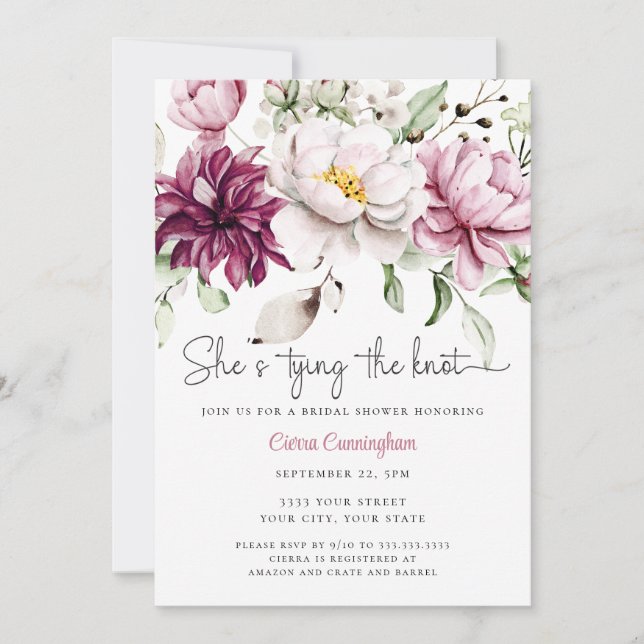 She's Tying the Knot White Pink Floral Bridal  Einladung (Vorderseite)