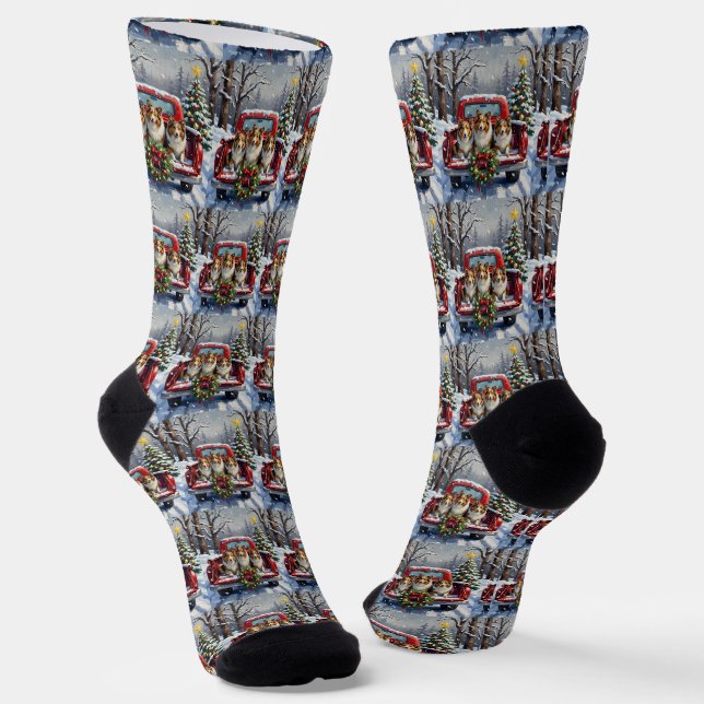 Shetland Sheepdog Christmas Red Truck Holiday Socken (Gewinkelt)