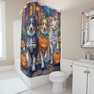 Shetland Sheepdogs in Halloween-Kostümen Duschvorhang