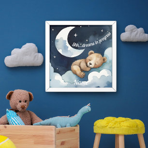 Shh... Träume im Fortschritt Schlafbär Poster