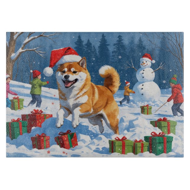 Shiba Inu läuft im Schnee mit Weihnachtsmütze Schneidebrett (Vorderseite)