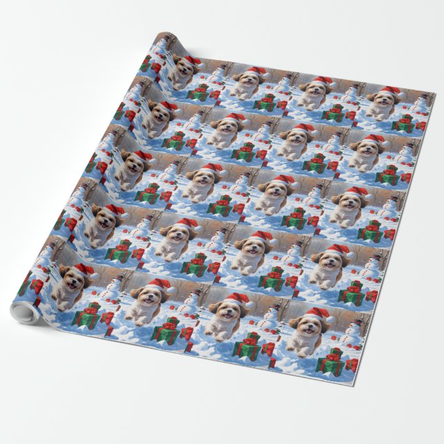 Shih Tzu läuft in Snow mit Weihnachtshut Geschenkpapier (Ungerollt)