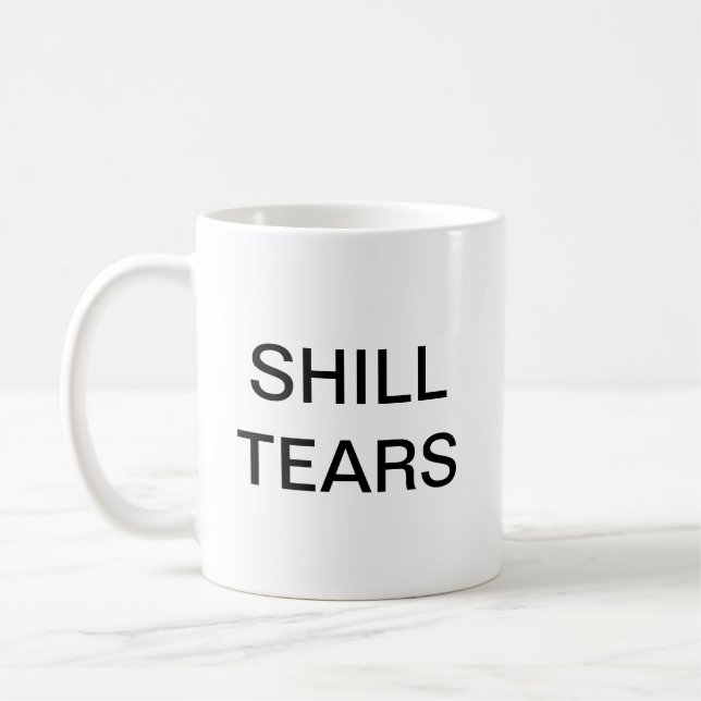 Shill zerreißt Tasse mit Doomcock Wappen (Links)