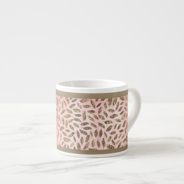 Shimmery Gold Leaves on Pink Wood Espressotasse (Vorderseite Rechts)