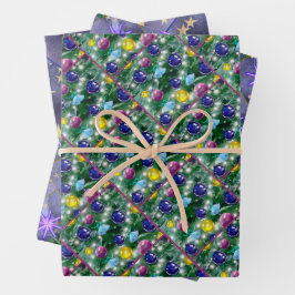 Shiny Christmas tree with bright colored baubles Geschenkpapier Set