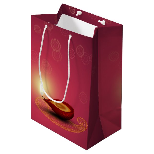 Shiny Happy Diwali Diya - Medium Geschenktasche Mittlere Geschenktüte (Vorderseite Schrägansicht)