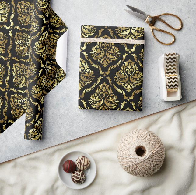 Shiny Looking Gold Floral Damask On Black Geschenkpapier (Kunsthandwerk)