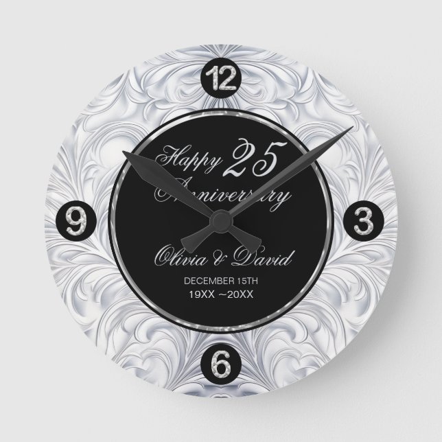 Shiny Silver Floral Damask Runde Wanduhr (Vorderseite)