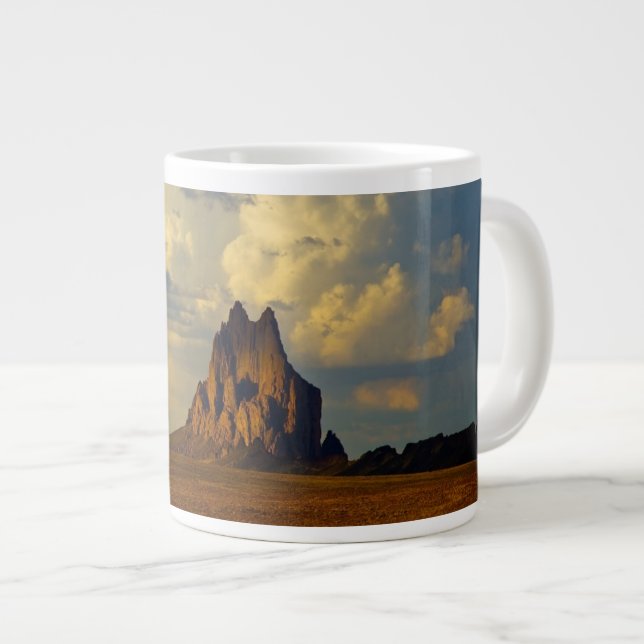 Shiprock gegen Thunderhead Jumbo-Tasse (Vorderseite Rechts)