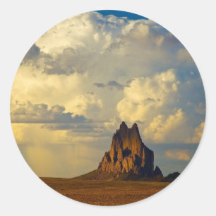 Shiprock gegen Thunderhead Runder Aufkleber