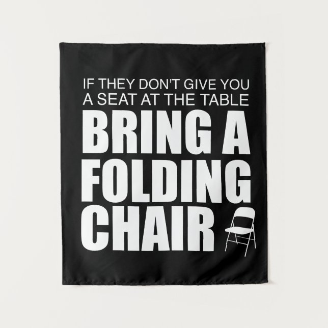 Shirley Chisholm Folding Chair Tapestry | Schwarz Wandteppich (Vorderseite)