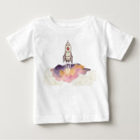 Shirt-Raketenschiff von farbiger Wolke abheben