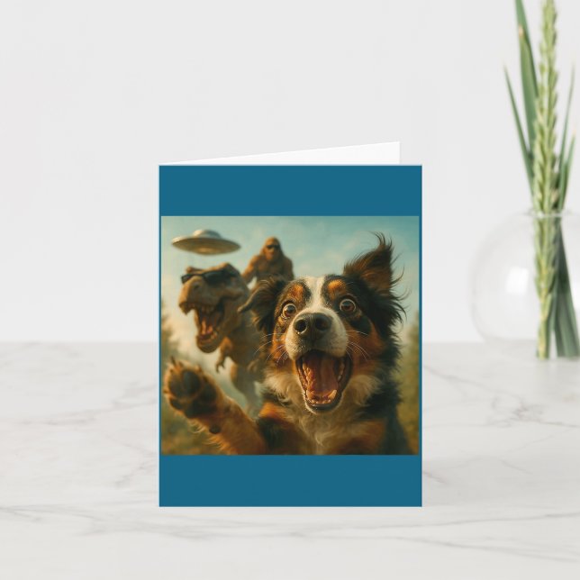 Shocked Australian Shepherd Dog T-rex Bigfoot Ufo  Karte (Vorderseite)