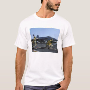 Shooters an Bord der USS George HW Bush T-Shirt