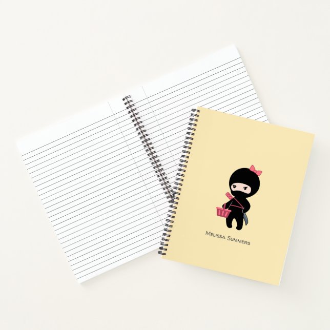 Shopping Ninja Girl Individuelle Name auf Gelb Notizbuch (Innenseite)
