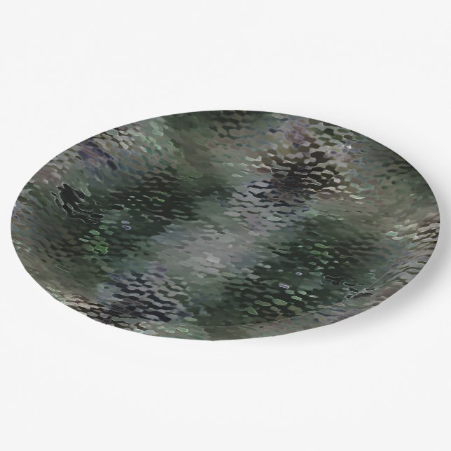 Showy Scaly Plaques, die über dunklen Fonds schwim Pappteller (Schrägansicht)